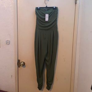 Fashion Nova Babe Jumpsuit ‘ Olive Size Small (BRAND NEW) !